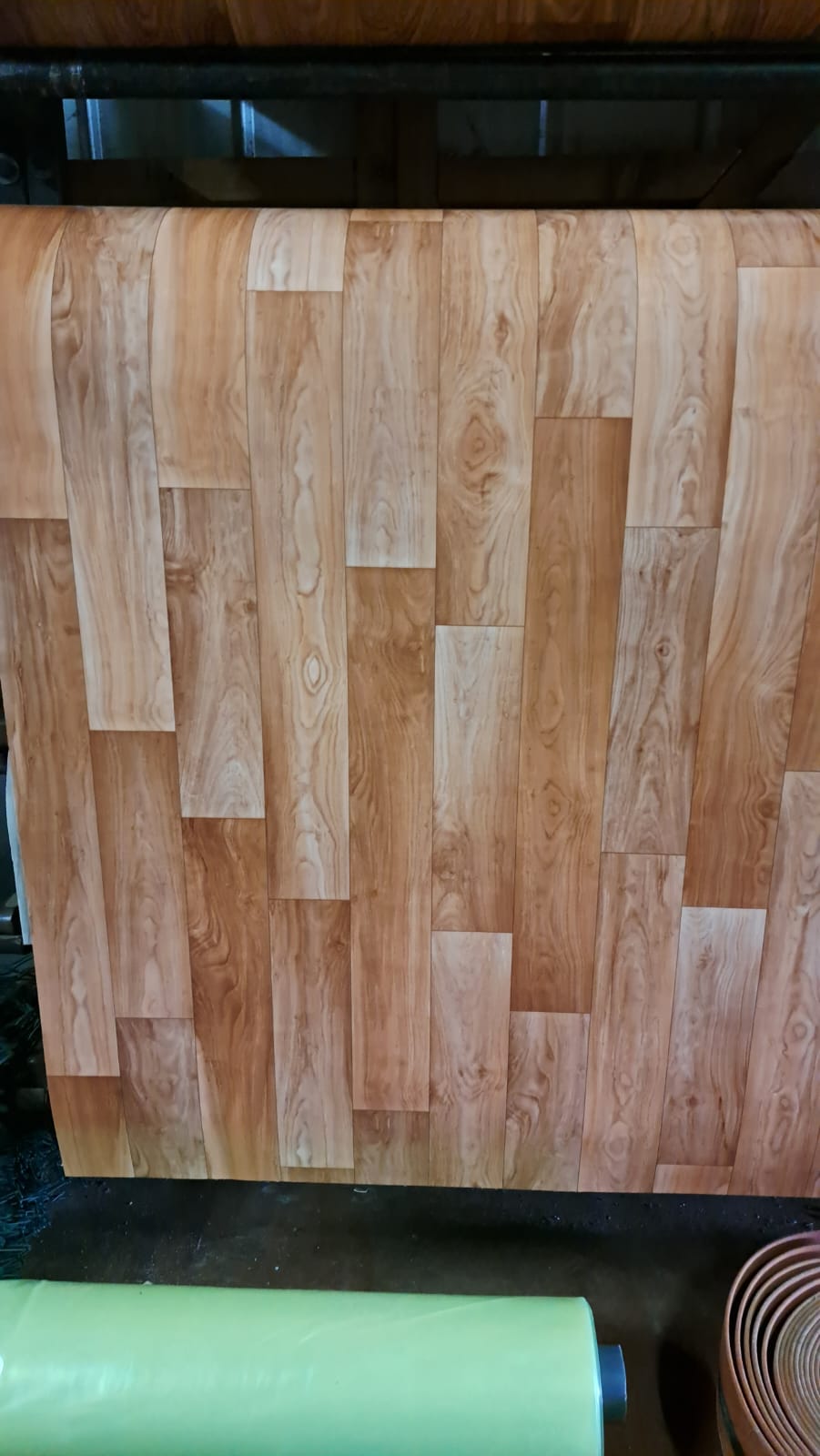 Linóleo alto trafico engomado 2